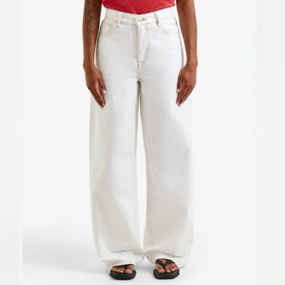 DALA - Sling Wide Leg Mid Rise
Loose Fit Jeans Size 29